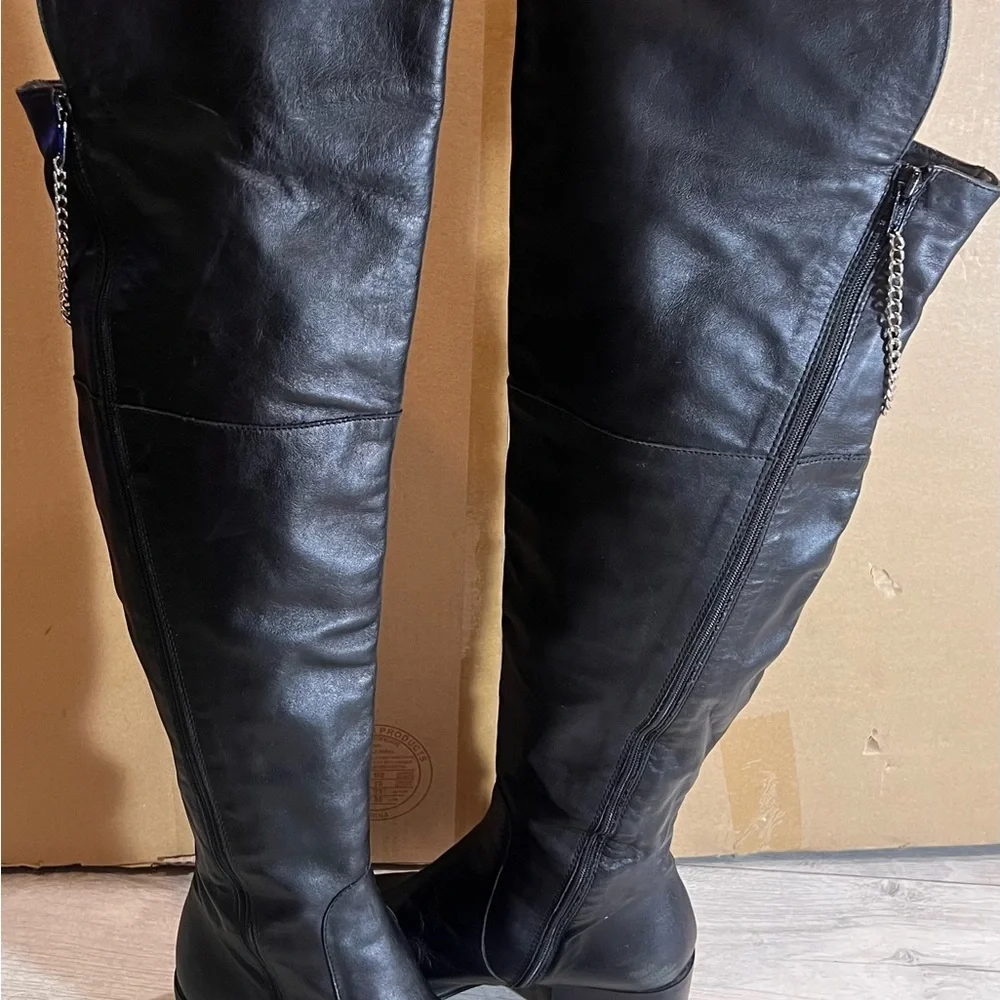 Llario Ferucci Sleek Black Leather Over Knee-High Boots with chains size 38